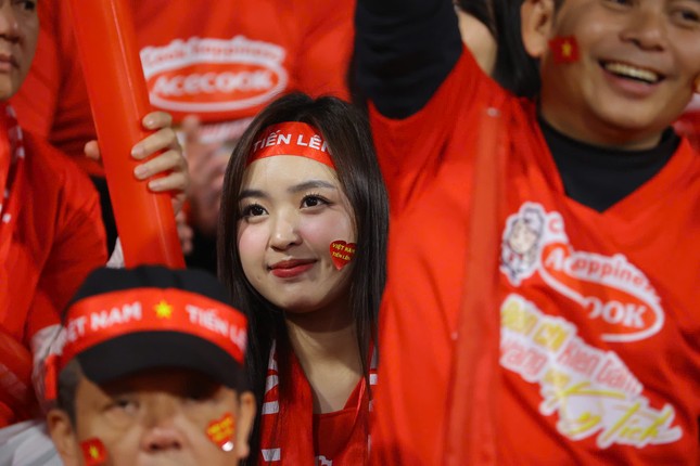 Xuân Son lập cú đúp, Việt Nam lần đầu đánh bại Thái Lan trên sân nhà sau 27 năm ảnh 21