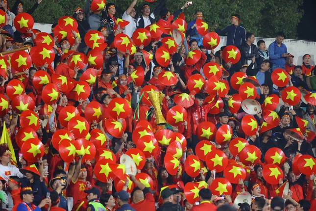 Xuân Son lập cú đúp, Việt Nam lần đầu đánh bại Thái Lan trên sân nhà sau 27 năm ảnh 17