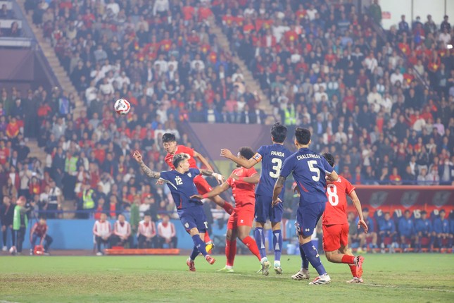 Xuân Son lập cú đúp, Việt Nam lần đầu đánh bại Thái Lan trên sân nhà sau 27 năm ảnh 16