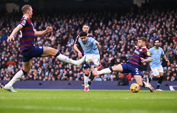 Man City 'giải khát' bằng trận đại thắng Newcastle ảnh 4