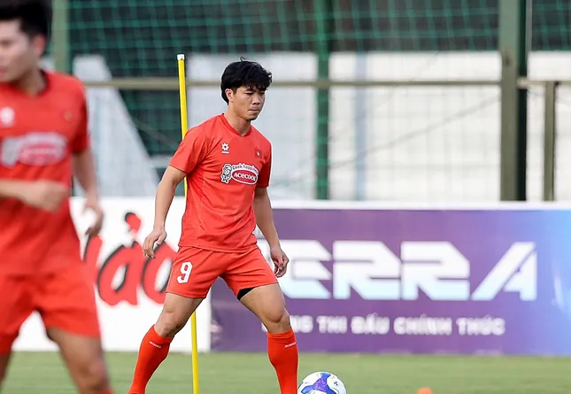 Công Phượng chia tay tuyển Việt Nam, HLV Kim Sang-sik thêm ‘đau đầu’ ảnh 1