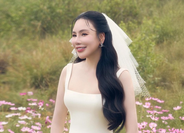 Hồ Quỳnh Hương cưới ảnh 1