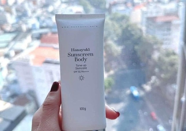 Bộ Y tế chỉ đạo làm rõ sai phạm liên quan đến công ty mỹ phẩm của vợ chồng Đoàn Di Băng ảnh 2