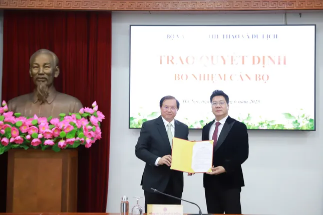 Tiến sĩ, NSND Quốc Hưng nhận quyết định bổ nhiệm ảnh 1
