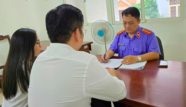 Vụ nổ súng ở Vĩnh Long: Viện KSND Tối cao xác minh dấu hiệu bất thường liên quan vụ tai nạn giao thông ảnh 1