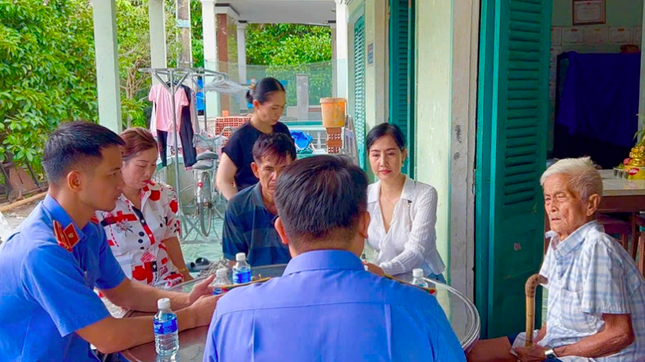 Vụ nổ súng ở Vĩnh Long: Cơ quan điều tra Viện KSND Tối cao kiểm tra lại hiện trường vụ tai nạn ảnh 1