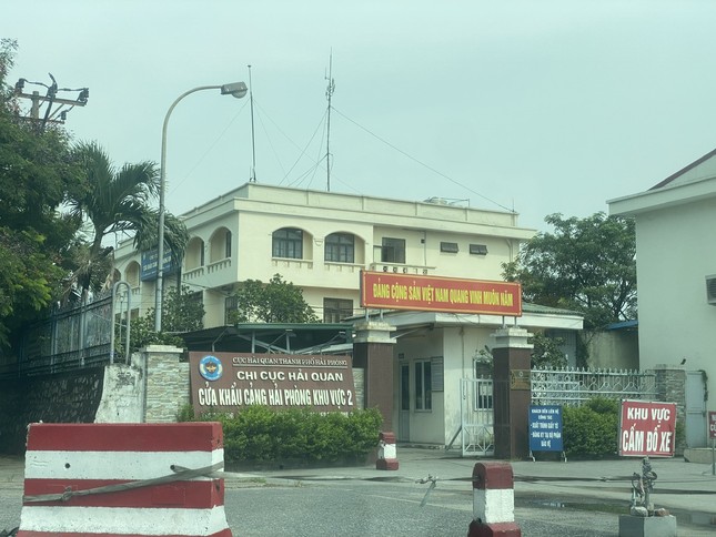 Thủ đoạn &apos;móc nối&apos; để thông quan hàng lậu giữa doanh nghiệp và cán bộ chi cục hải quan ảnh 1
