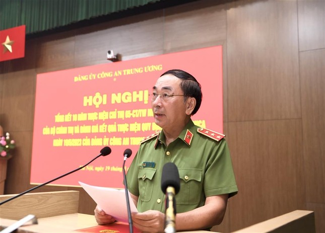 Gắn kết chặt chẽ việc học tập, làm theo Bác với xây dựng lực lượng CAND thật sự trong sạch, vững mạnh ảnh 7