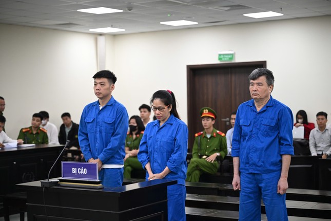 Gợi ý doanh nghiệp hối lộ để 'mua nhà to hơn', cựu vụ phó thuộc Bộ Công Thương lĩnh 11 năm tù ảnh 2