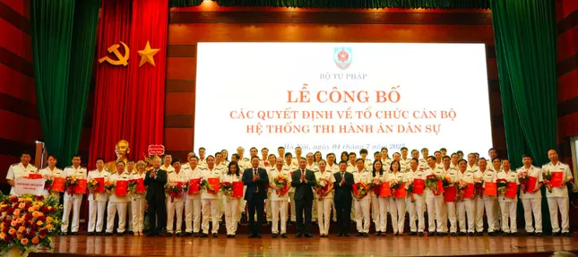 Bộ Tư pháp bổ nhiệm 3 lãnh đạo Cục Quản lý Thi hành án dân sự ảnh 2