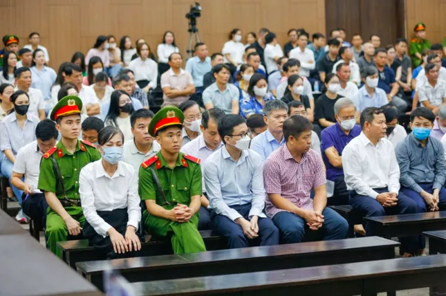 Lý do Chủ tịch Tập đoàn Phúc Sơn Nguyễn Văn Hậu được hưởng một phần hình phạt thấp hơn đề nghị của Viện kiểm sát- Ảnh 2. Lý do Chủ tịch Tập đoàn Phúc Sơn Nguyễn Văn Hậu được hưởng một phần hình phạt thấp hơn đề nghị của Viện kiểm sát- Ảnh 2.