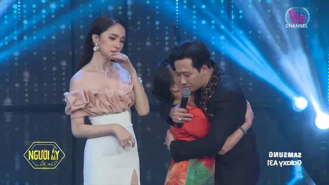 Mẹ Hương Giang ngấn lệ, hối hận vì để con gái một mình vượt qua thời khắc sinh tử ảnh 5