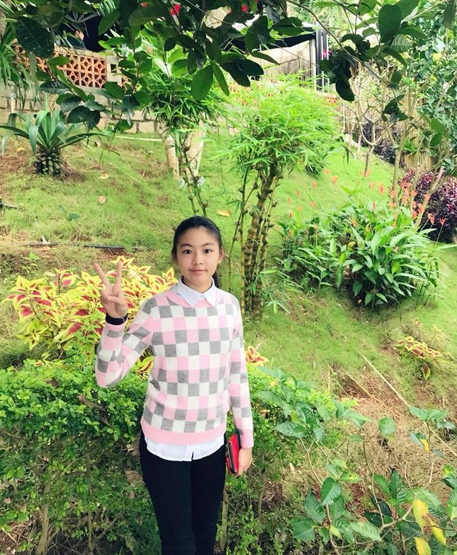 Con gái Quyền Linh xinh đẹp và sở hữu chiều cao khủng ảnh 11