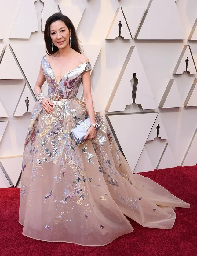Mãn nhãn với những bộ cánh gợi cảm trên thảm đỏ Oscar 2019 ảnh 11