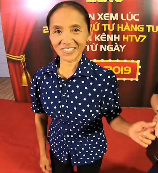 Bà Tân Vlog tuyên bố 'Bà làm YouTube bà thiếu gì tiền' thách thức Trấn Thành ảnh 3