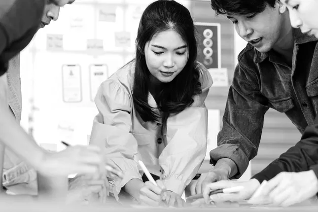 Tìm hiểu nghề nghiệp và thu nhập: Định hình tương lai từ những lựa chọn thực tế ảnh 1