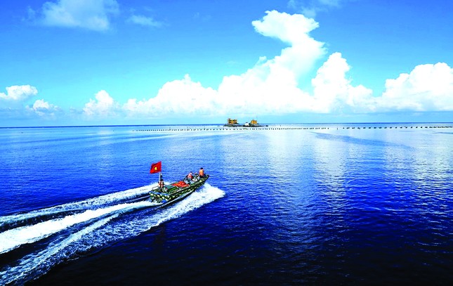 Khúc tự tình lính biển ảnh 1