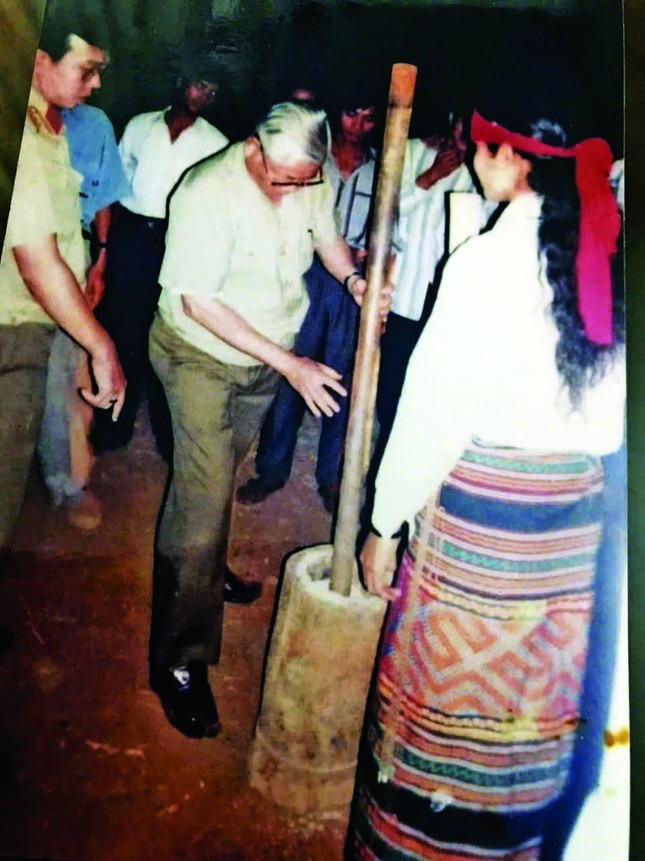 Đời riêng cha đẻ &apos;Mùa xuân trên thành phố Hồ Chí Minh&apos; ảnh 2