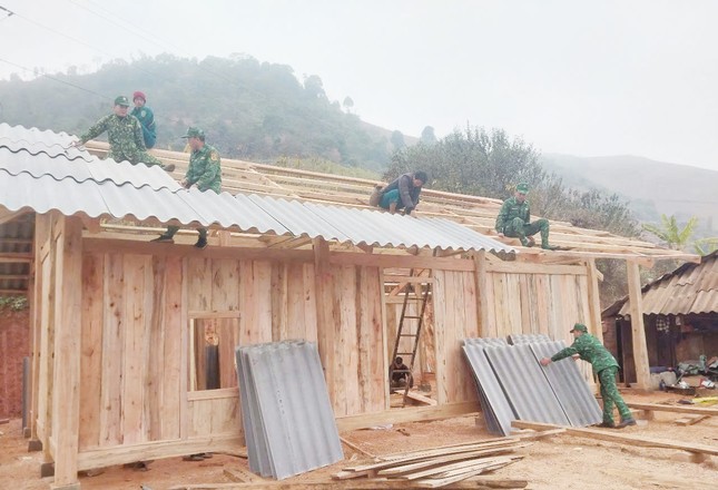 Chuyện xóa nhà tạm ở vùng cao: Mệnh lệnh từ trái tim  ảnh 1