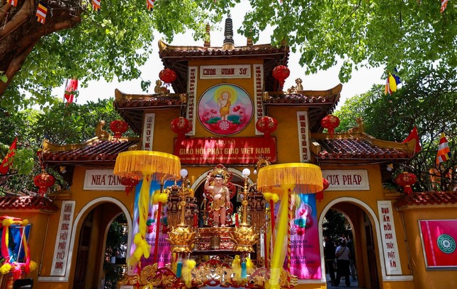 Theo bước chân Phật ảnh 2