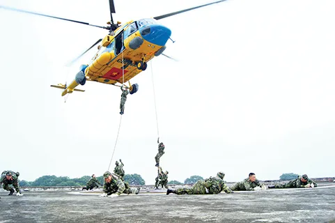 Vượt gió, xuyên mây cùng lính bay ảnh 2