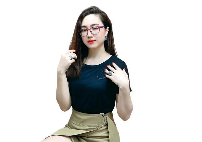 Nữ nhà báo viết tiểu thuyết khi đang điều trị tâm thần  ảnh 3
