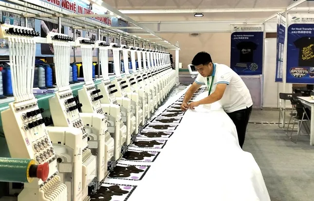 AI tiến sâu vào doanh nghiệp - Kỳ 3: Linh hoạt, đa dạng trong tiếp cận ảnh 1