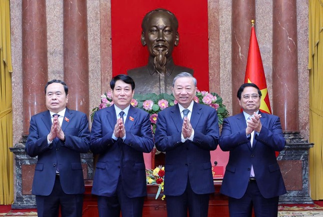 Khát vọng hùng cường ảnh 1