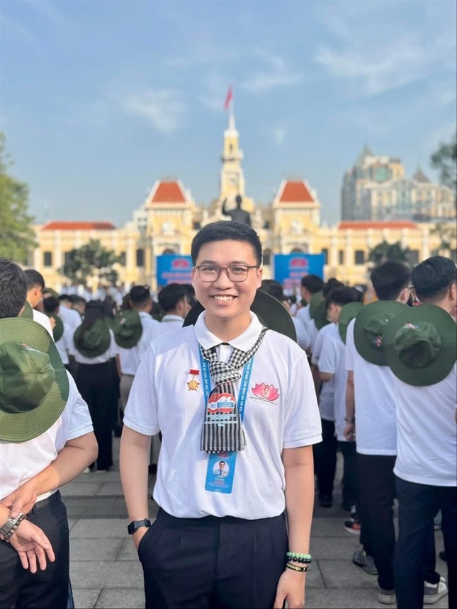 Học Bác, rèn đức, luyện tài xây dựng đất nước phồn vinh ảnh 1