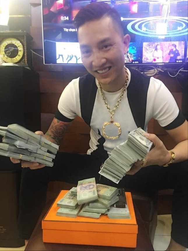 Giới showbiz cũng câu like nhờ giang hồ ảnh 1