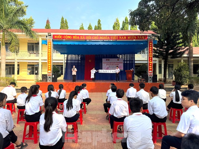 Tuổi trẻ Đắk Lắk trang bị kỹ năng sống cho thiếu nhi ảnh 1