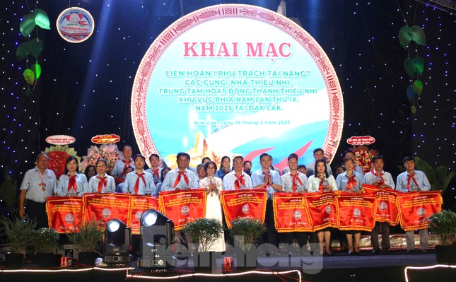 Tuyên dương 55 gương Phụ trách tài năng khu vực phía Nam ảnh 1