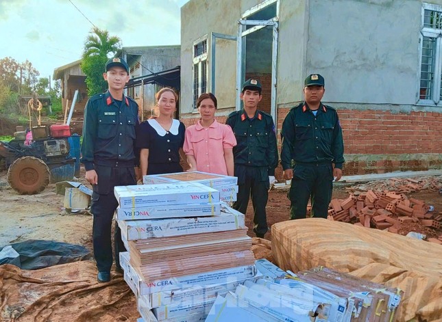 Tuổi trẻ công an trao sinh kế giúp bà con ổn định cuộc sống ảnh 4
