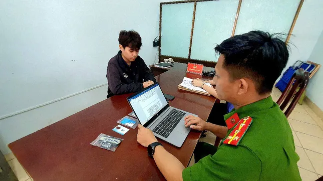 Nam sinh viên lừa bán ô tô cũ giá rẻ để chiếm đoạt tiền đặt cọc ảnh 1