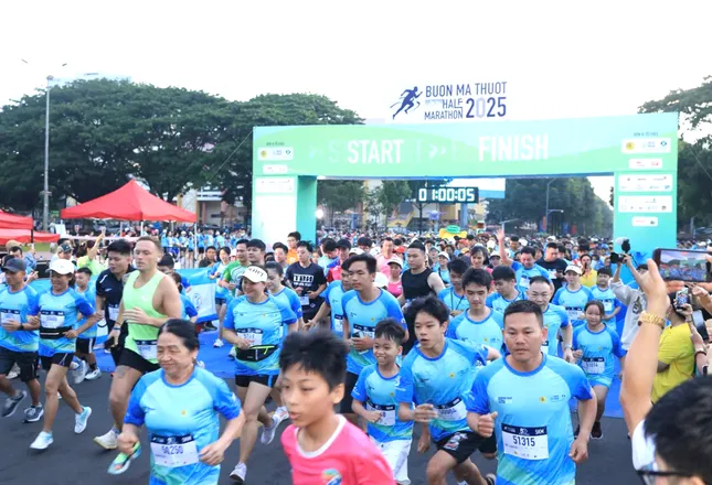Trích 300 triệu đồng từ giải chạy bộ ủng hộ chương trình xóa nhà tạm, nhà dột nát ảnh 2