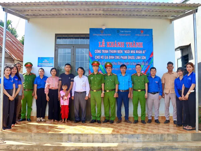 Tuổi trẻ công an Đắk Lắk hành quân xanh về vùng đất khó ảnh 3