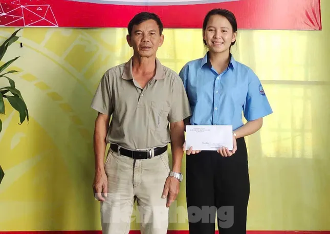 Biệt đội bút chì giúp sĩ tử Đắk Lắk vượt ngàn chông gai ảnh 5