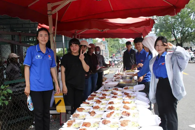 Ấm áp không khí tiếp sức mùa thi ở Đắk Lắk ảnh 3