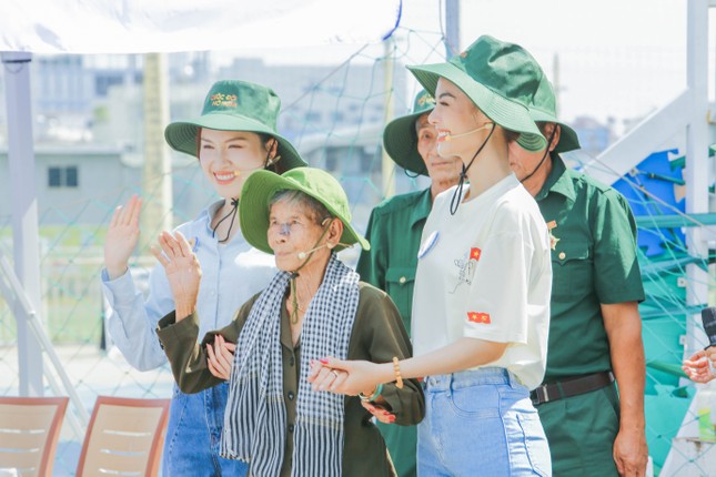 Cựu chiến binh thăm Dinh Độc Lập, Bảo tàng Chứng tích Chiến tranh dịp đại lễ 30/4 ảnh 3