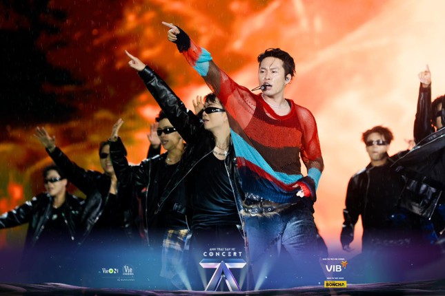 Showbiz 15/5: Đàm Vĩnh Hưng gây tranh luận ảnh 2