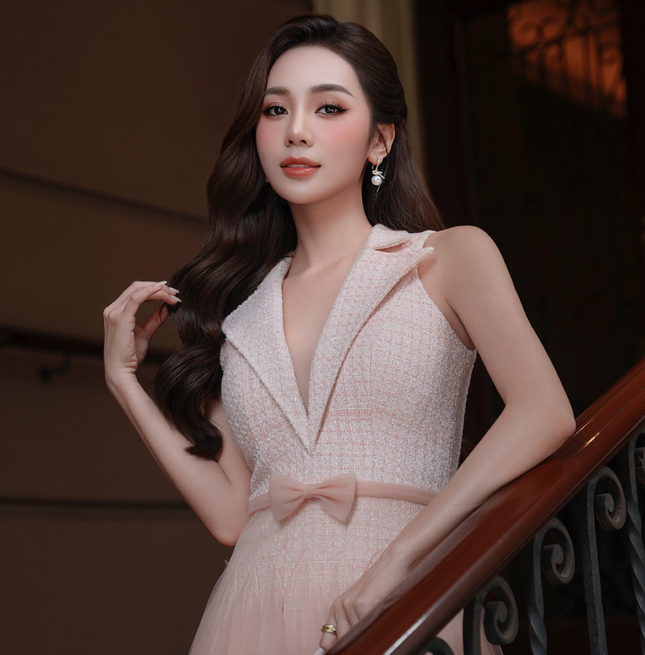 Nở rộ &apos;nghề nói&apos; hút á hậu, TikToker triệu view ảnh 1