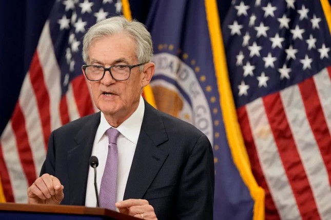 Ông Trump chỉ trích Chủ tịch Cục Dự trữ Liên bang Mỹ, công kích Walmart ảnh 1