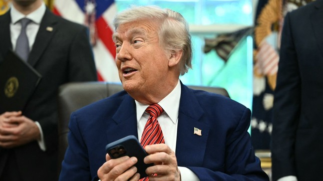 Ông Trump đe dọa khiến Apple, Samsung 'đứng ngồi không yên' ảnh 1