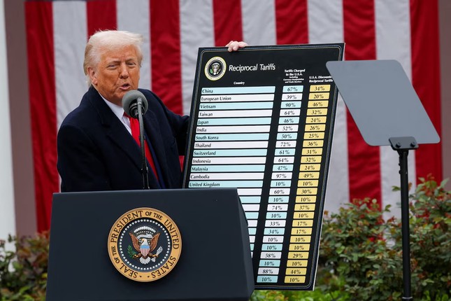 Ông Trump vừa được 'giải cứu' ảnh 1
