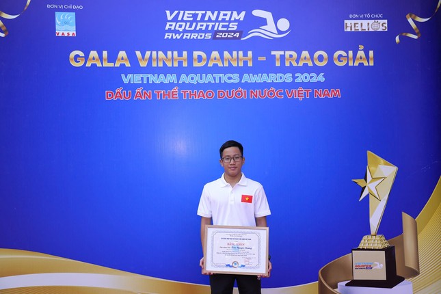 Vận động viên vô địch quốc gia 16 tuổi lập thêm thành tích ảnh 3