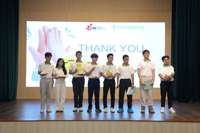 Vận động viên vô địch quốc gia 16 tuổi lập thêm thành tích ảnh 3