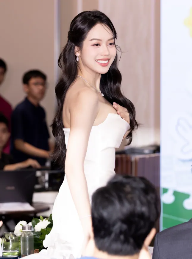 Hòa Minzy: &apos;Nói về cát-xê của tôi, tất nhiên phải cao rồi&apos; ảnh 3