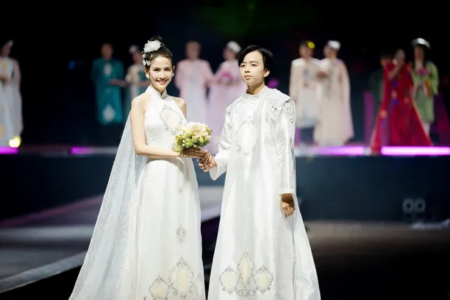Tôn vinh áo dài Huế ảnh 1