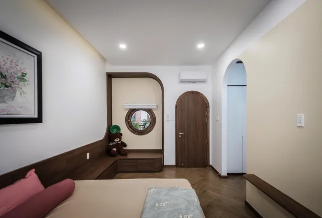 &apos;Độc lạ&apos; nhà phố thiết kế giao thoa nhiều lối kiến trúc ảnh 19