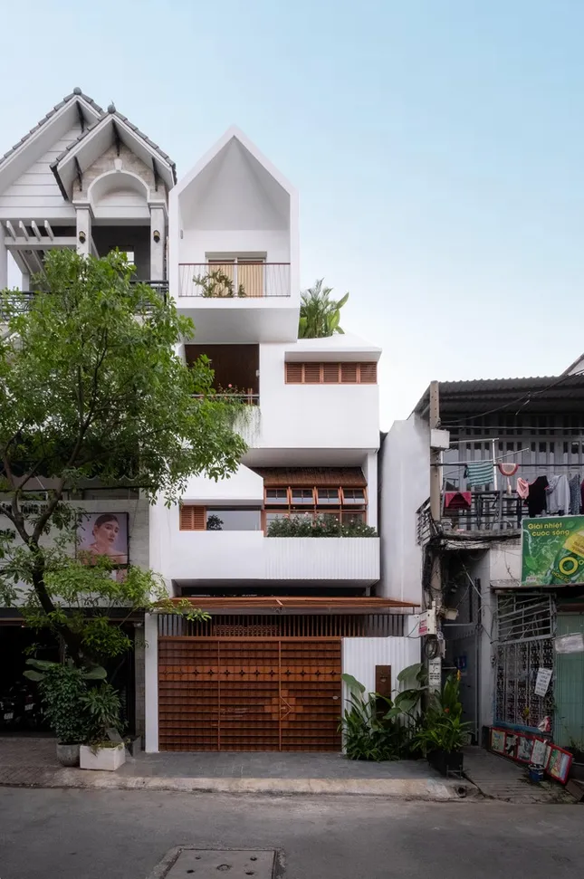 Ngôi nhà tái tạo cuộc sống nông thôn giữa phố thị ảnh 1
